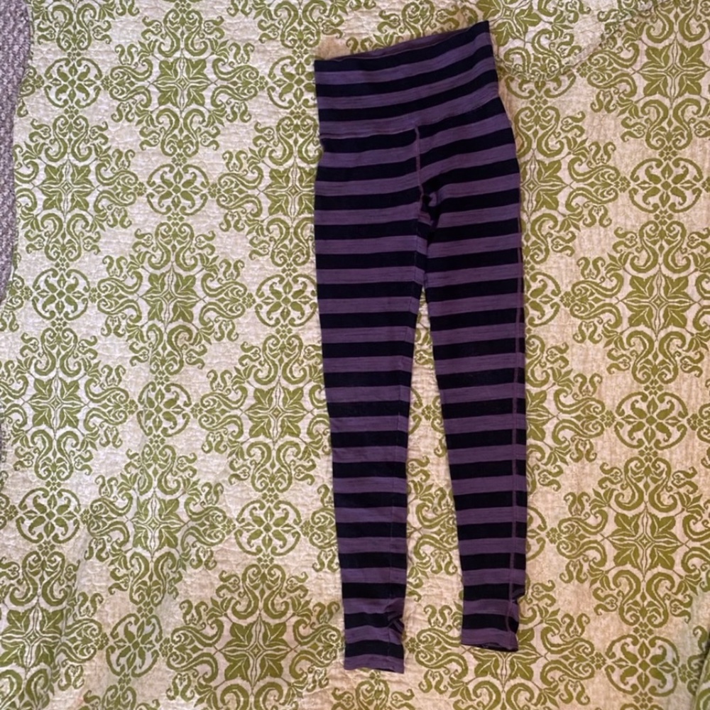 awesome black and purple stripe leggings